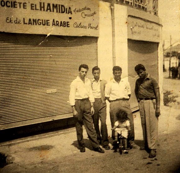 Photo de famille — Alger, 1956