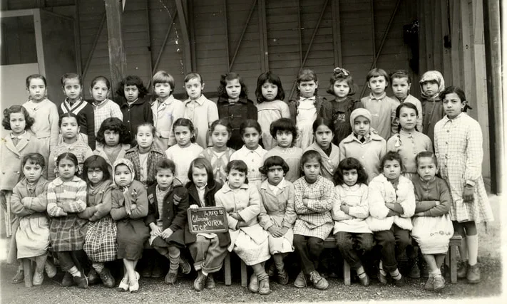 L'école de la Colonne Voirol — carte postale d'Alger, 1958