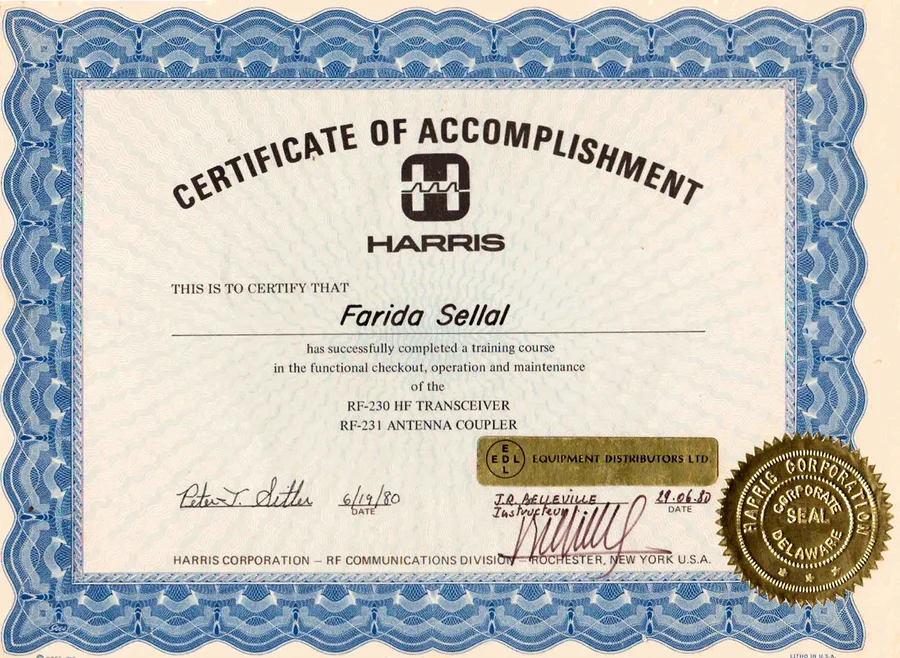 Diplôme d'ingénieure en télécommunications de Farida Sellal