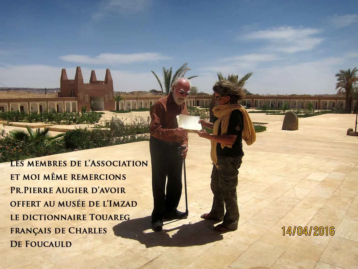 Remise des dictionnaires Charles de Foucauld — musée de Dar El Imzad